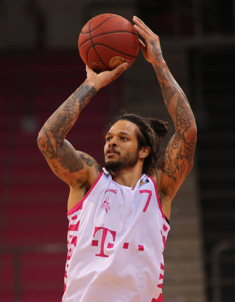 繁跨国征战 繁跨国征战